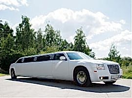 Заказ, аренда лимузина Крайслер 300С Алматы