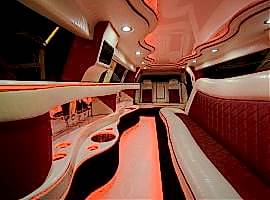 Аренда лимузина в Алматы: Крайслер 300С