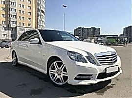 Заказ белой машины на свадьбу Мерседес Е212 Екатернбург