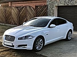 Аренда белого Ягуара XF Алматы